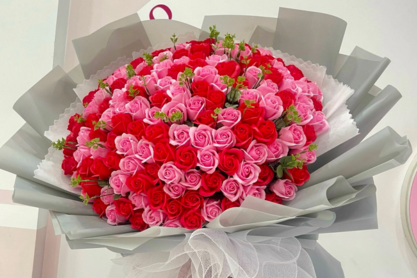 Ảnh bìa hoa chúc mừng đám cưới