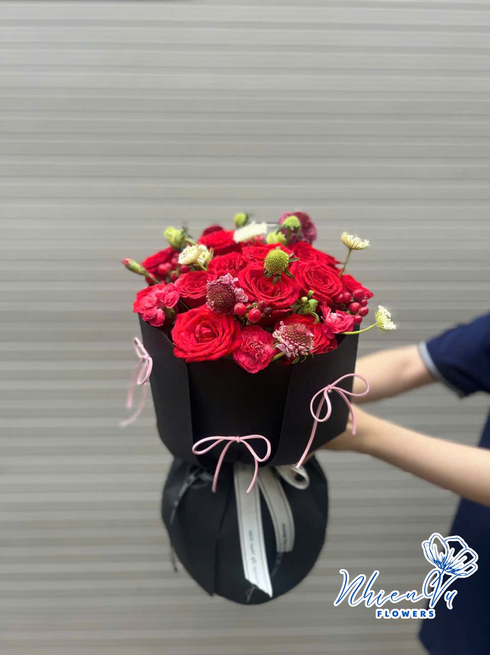 bó hoa hồng đỏ tặng bạn bht057 hiện đại