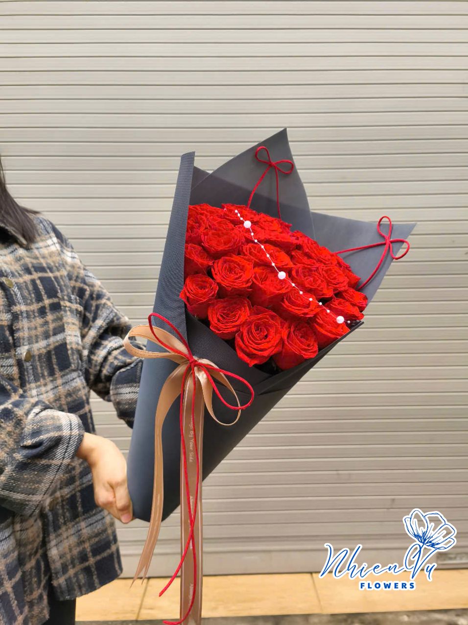 bó hoa trend kem đỏ bht071 hiện đại
