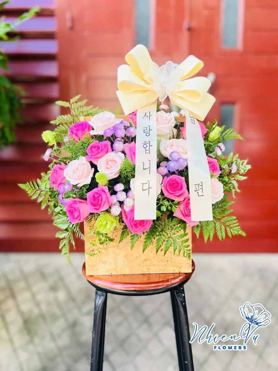Mẫu giỏ hoa hiện đại mang phong cách Hàn Quốc