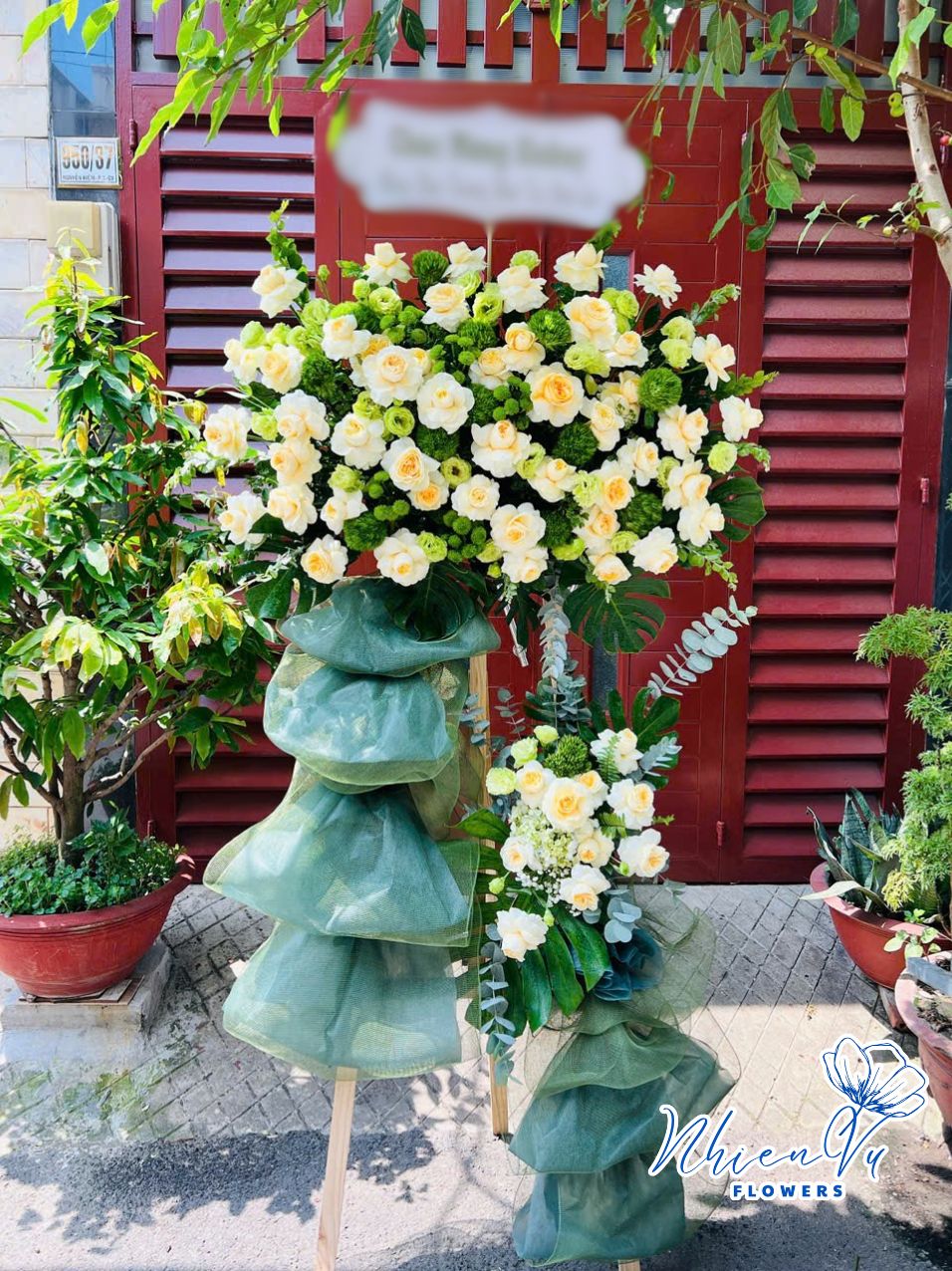 kệ hoa chúc mừng hcm051