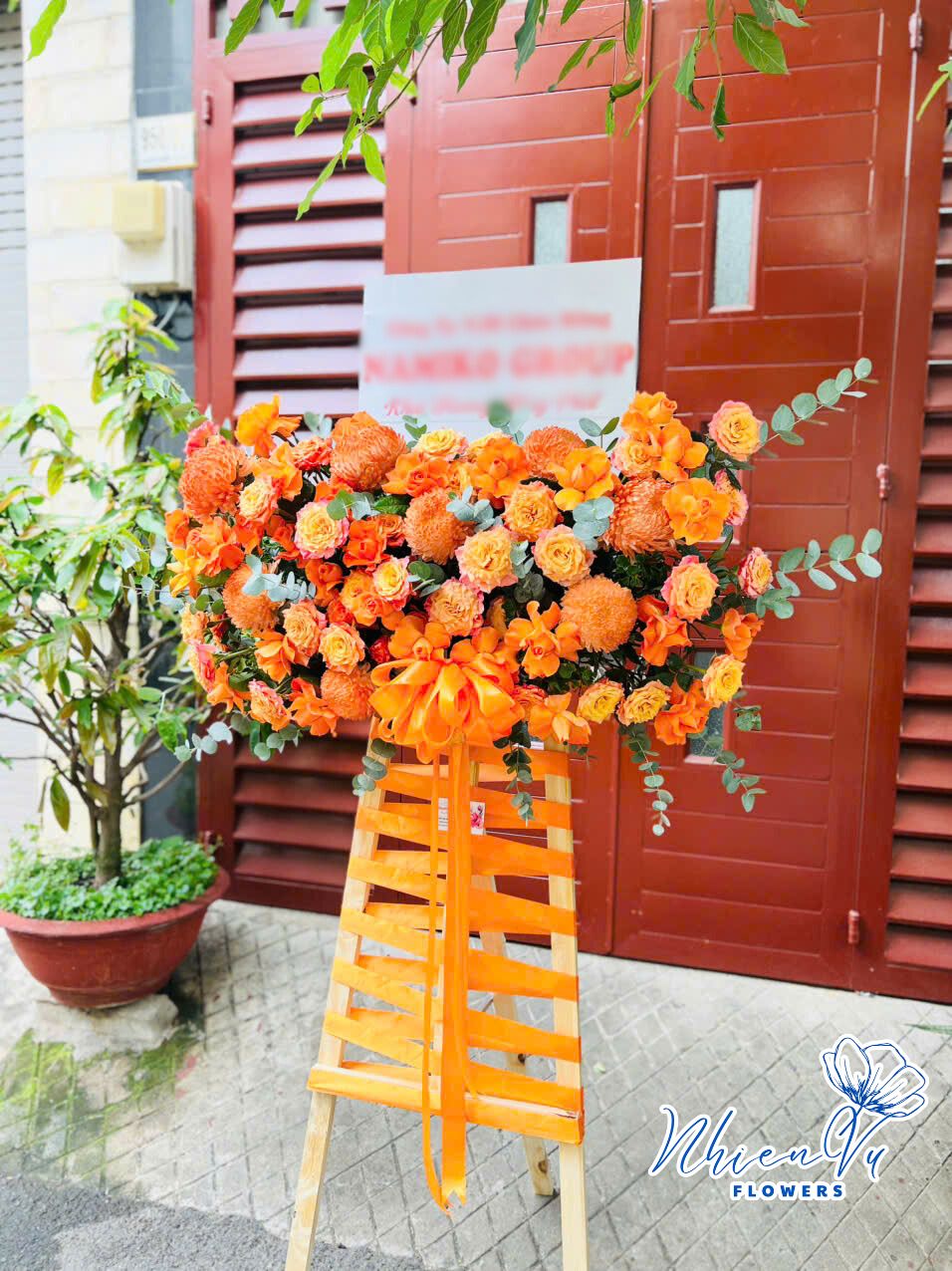 kệ hoa khai trương cửa hàng hcm029 đẹp