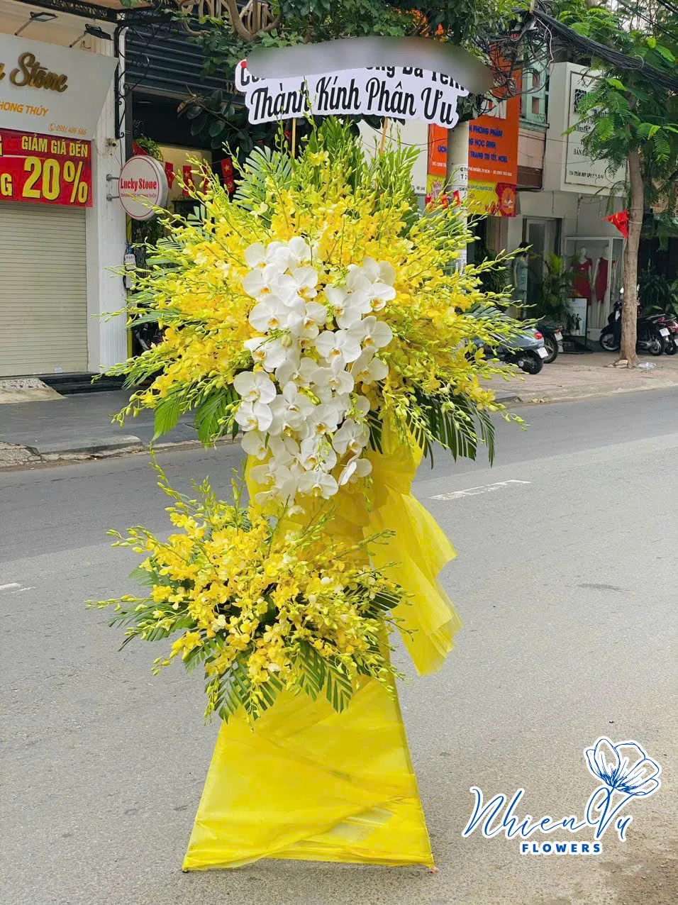TÔNG VÀNG MANG LẠI CẢM GIÁC ẤM ÁP VÀ SANG TRỌNG TRONG THIẾT KẾ NỘI THẤT HIỆN ĐẠI