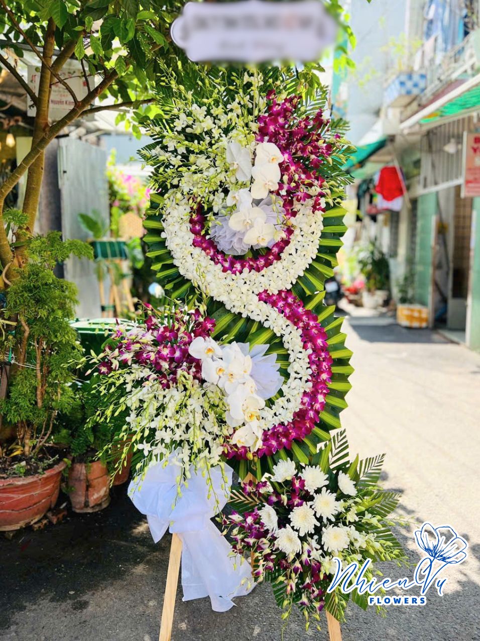 vòng hoa tang hcb021 hiện đại