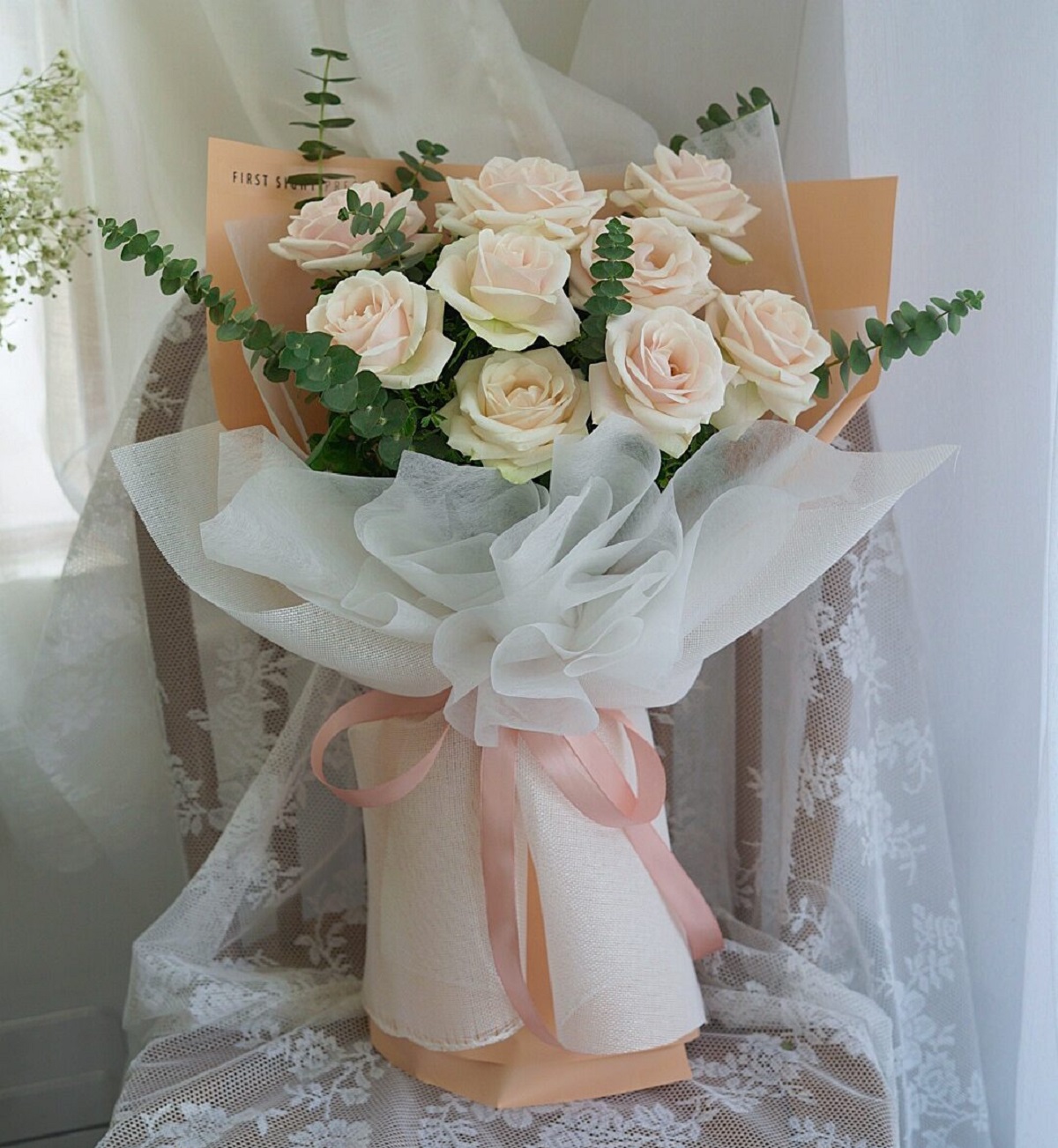 Một bó hoa rực rỡ, tươi tắn là cách thể hiện tình cảm chân thành