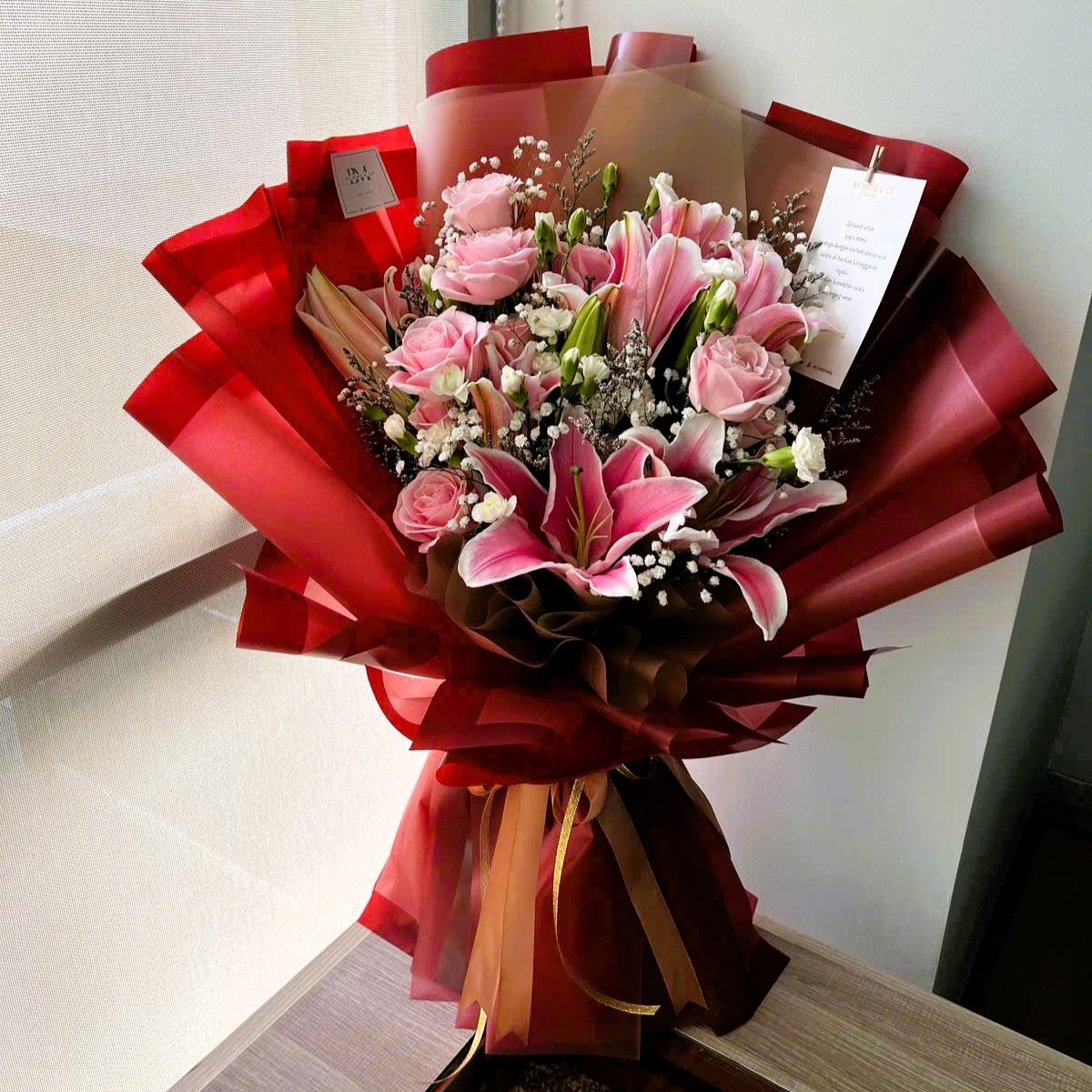 Hoa ly nổi bật với vẻ đẹp thanh lịch