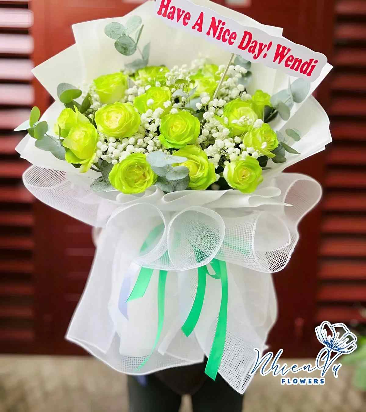 Bó hoa màu xanh lá cây cực kỳ mới lạ Bó hoa màu xanh lá cây độc đáo